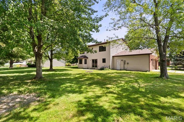 525 Homestead Avenue, Swansea, IL 62226