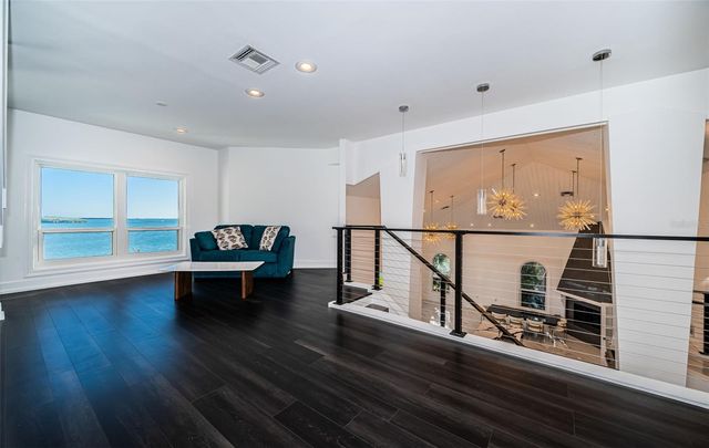 5212 62ND AVENUE S, St Petersburg, FL 33715