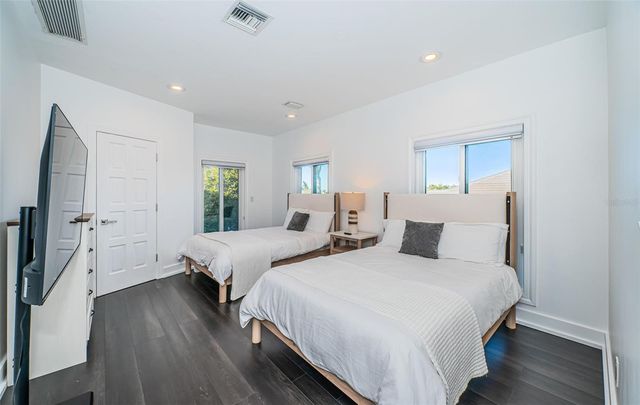 5212 62ND AVENUE S, St Petersburg, FL 33715