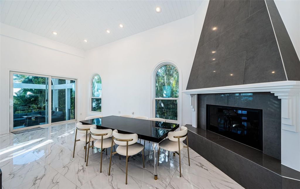 Image 21 of property listing at 5212 62ND AVENUE S, St Petersburg, FL 33715