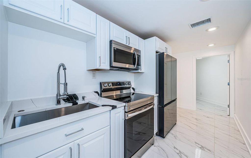 Image 27 of property listing at 5212 62ND AVENUE S, St Petersburg, FL 33715