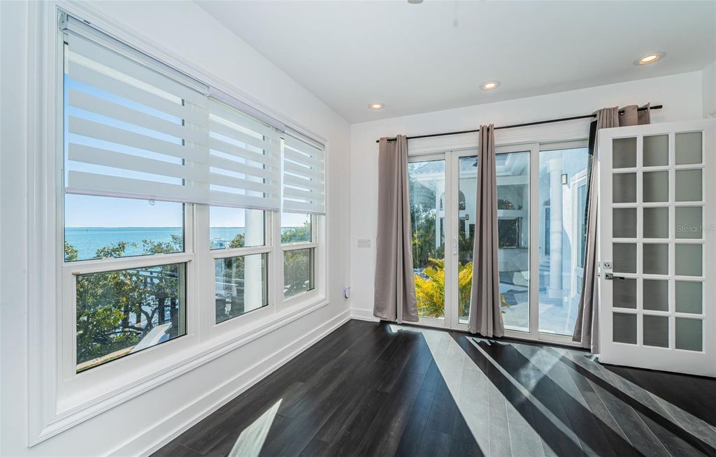 Image 33 of property listing at 5212 62ND AVENUE S, St Petersburg, FL 33715