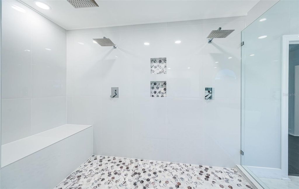 Image 38 of property listing at 5212 62ND AVENUE S, St Petersburg, FL 33715