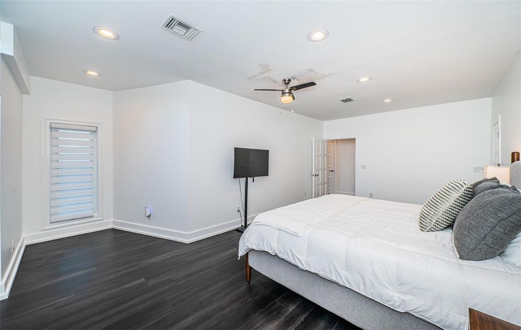 Image 65 of property listing at 5212 62ND AVENUE S, St Petersburg, FL 33715