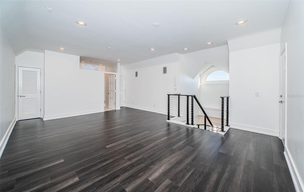 Image 67 of property listing at 5212 62ND AVENUE S, St Petersburg, FL 33715