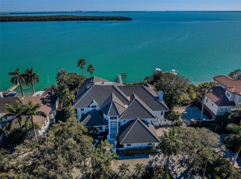 Image 91 of property listing at 5212 62ND AVENUE S, St Petersburg, FL 33715