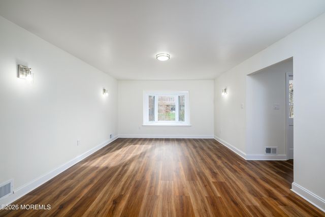 11 Navajo Road, East Brunswick, NJ 08816