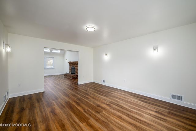 11 Navajo Road, East Brunswick, NJ 08816