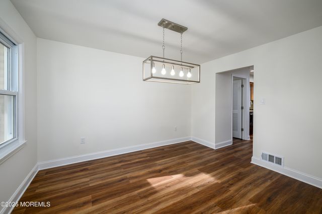 11 Navajo Road, East Brunswick, NJ 08816