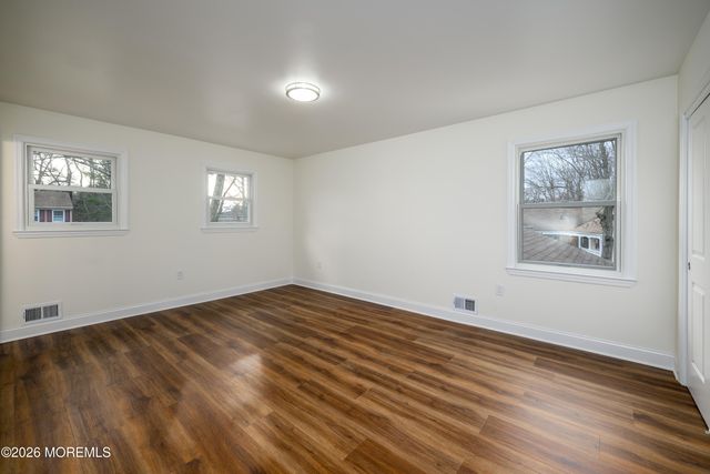 11 Navajo Road, East Brunswick, NJ 08816