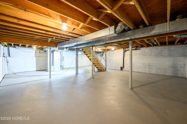 11 Navajo Road, East Brunswick, NJ 08816