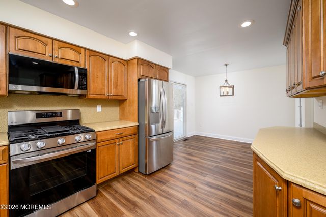 11 Navajo Road, East Brunswick, NJ 08816