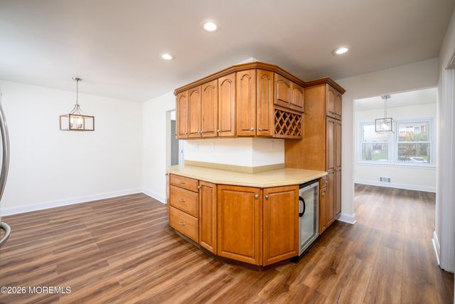 11 Navajo Road, East Brunswick, NJ 08816