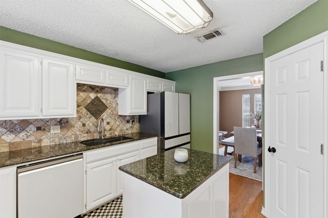 1006 Alta Vista Court, Burleson, TX 76028