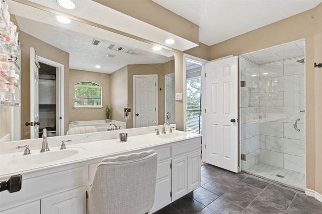 1006 Alta Vista Court, Burleson, TX 76028