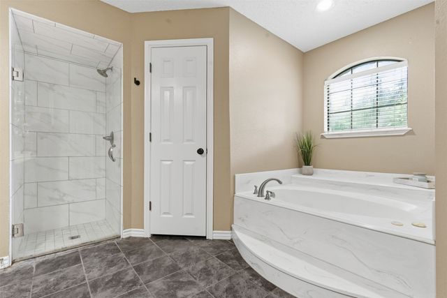 1006 Alta Vista Court, Burleson, TX 76028