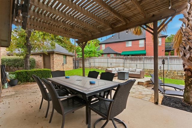 1006 Alta Vista Court, Burleson, TX 76028