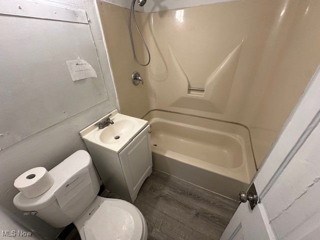 348 11th Avenue, Elyria, OH 44035