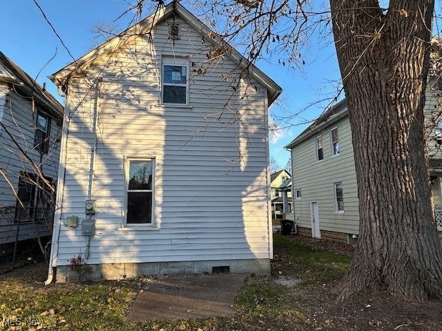 348 11th Avenue, Elyria, OH 44035