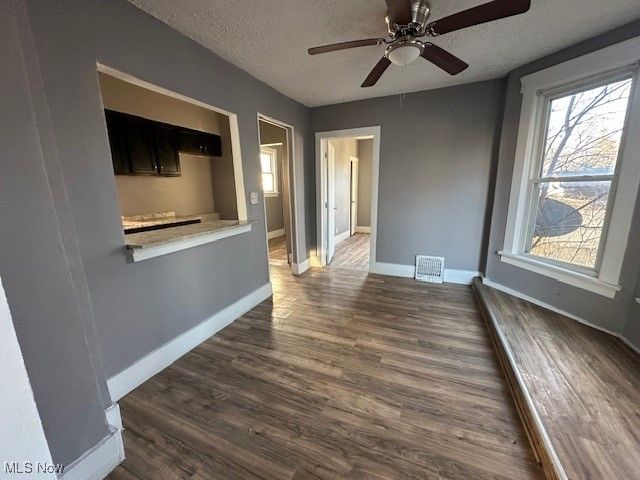 348 11th Avenue, Elyria, OH 44035