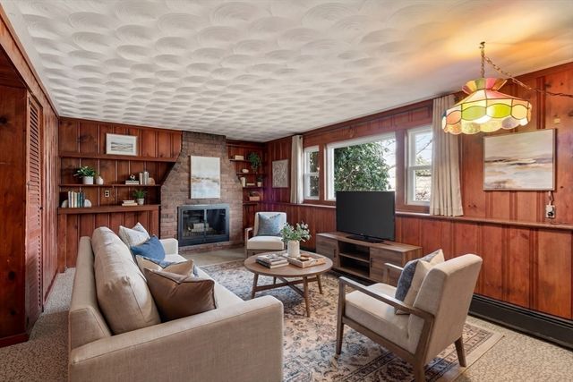 4 Jeffrey Road, Canton, MA 02021