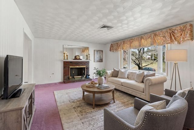 4 Jeffrey Road, Canton, MA 02021