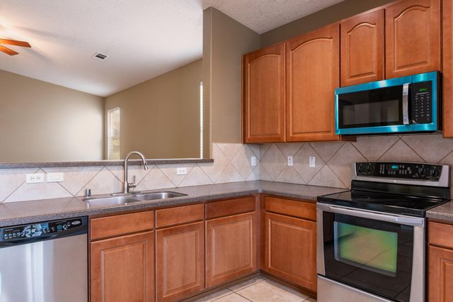 2240 Montevine Court SE, Rio Rancho, NM 87124