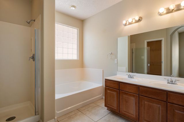 2240 Montevine Court SE, Rio Rancho, NM 87124
