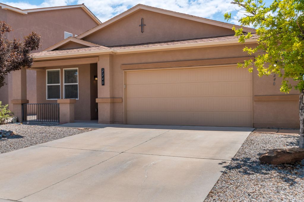 2240 Montevine Court SE, Rio Rancho, NM 87124