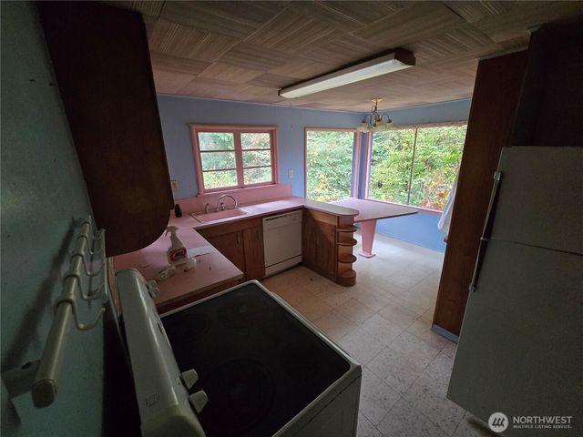 10415 Slater Avenue NE, Kirkland, WA 98033