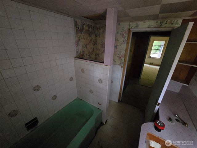 10415 Slater Avenue NE, Kirkland, WA 98033