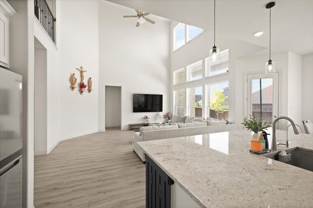 3905 Timberview Street, Midlothian, TX 76065