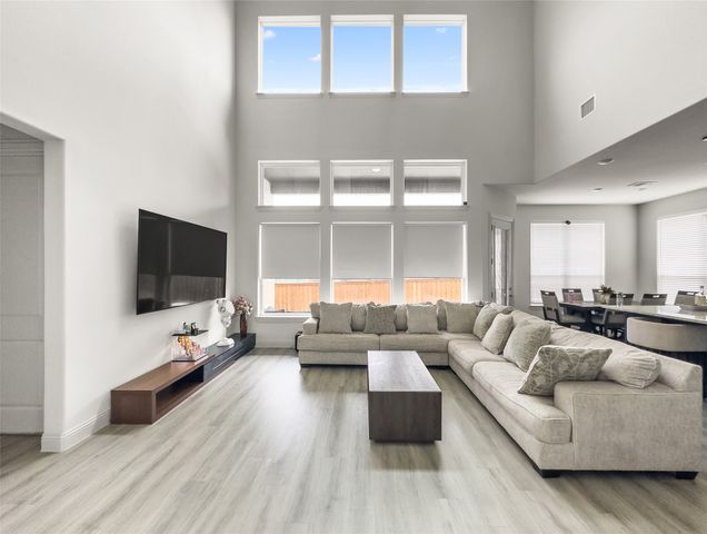 3905 Timberview Street, Midlothian, TX 76065