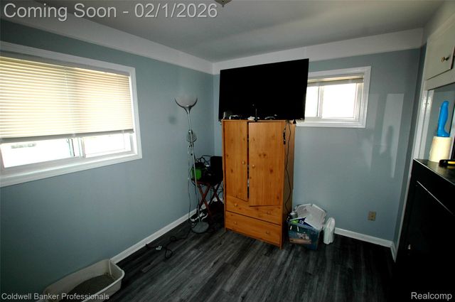 24606 Berry Avenue, Warren, MI 48089