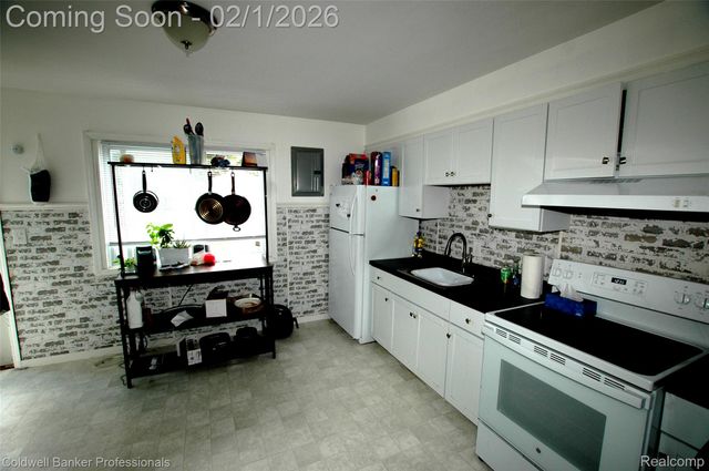 24606 Berry Avenue, Warren, MI 48089