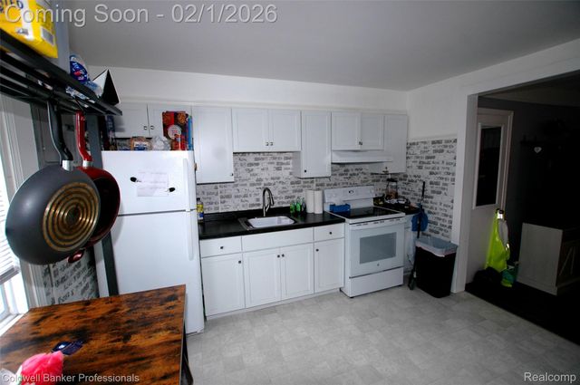 24606 Berry Avenue, Warren, MI 48089