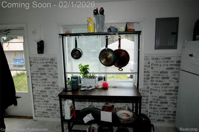 24606 Berry Avenue, Warren, MI 48089