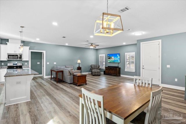 7497 Rexford St, Navarre, FL 32566