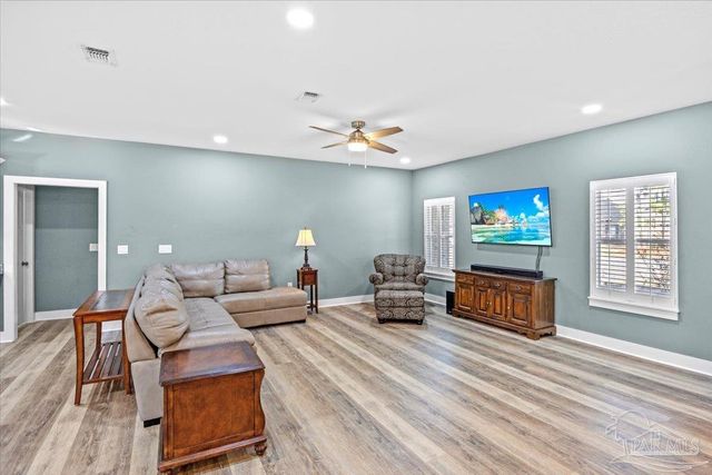 7497 Rexford St, Navarre, FL 32566