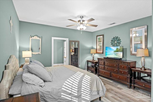 7497 Rexford St, Navarre, FL 32566