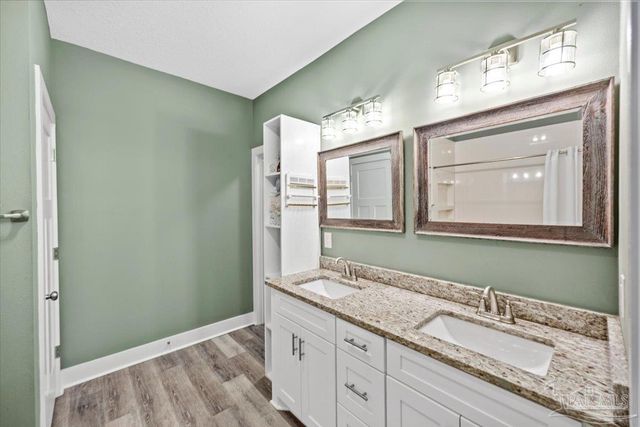 7497 Rexford St, Navarre, FL 32566