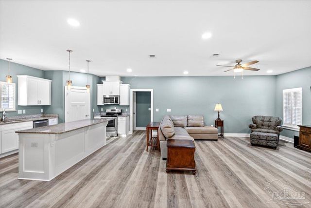 7497 Rexford St, Navarre, FL 32566