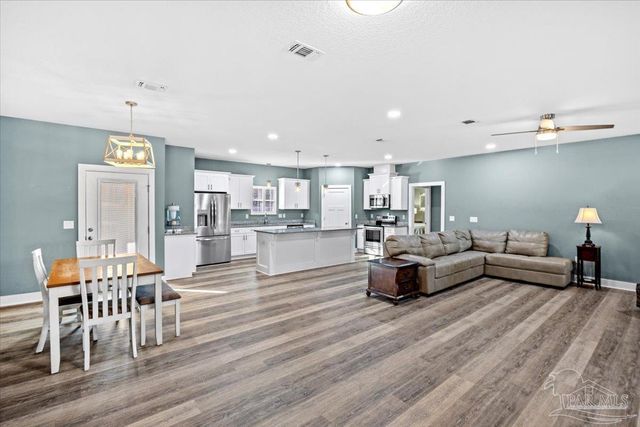 7497 Rexford St, Navarre, FL 32566