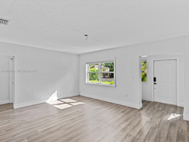 6327 SW 44th St, South Miami, FL 33155