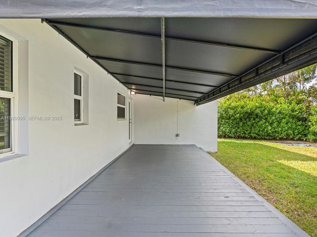 6327 SW 44th St, South Miami, FL 33155