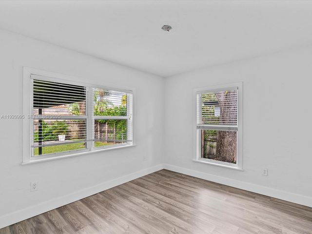 6327 SW 44th St, South Miami, FL 33155