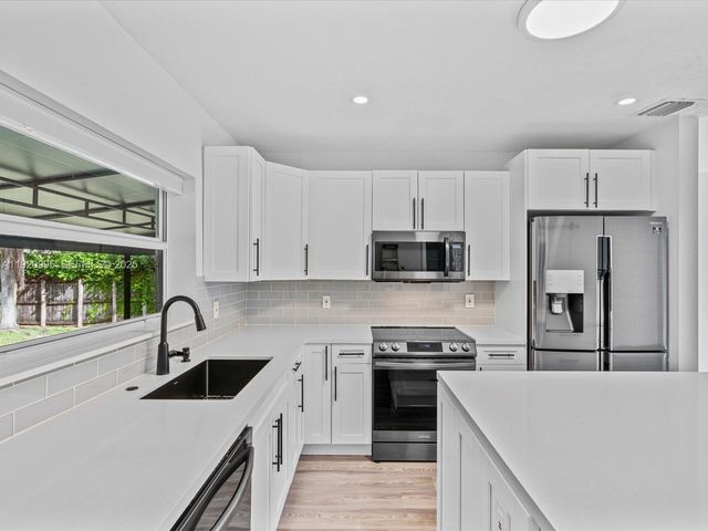 6327 SW 44th St, South Miami, FL 33155