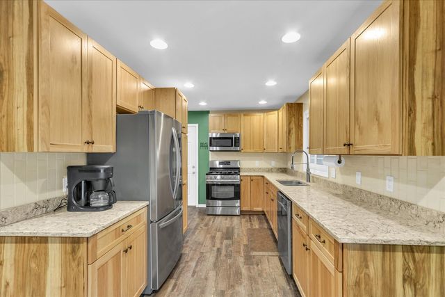 606 S JEFFERSON Street, Mahomet, IL 61853