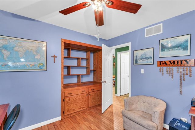 606 S JEFFERSON Street, Mahomet, IL 61853