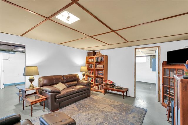 606 S JEFFERSON Street, Mahomet, IL 61853